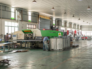 富騰鋁單板鈑金車(chē)間