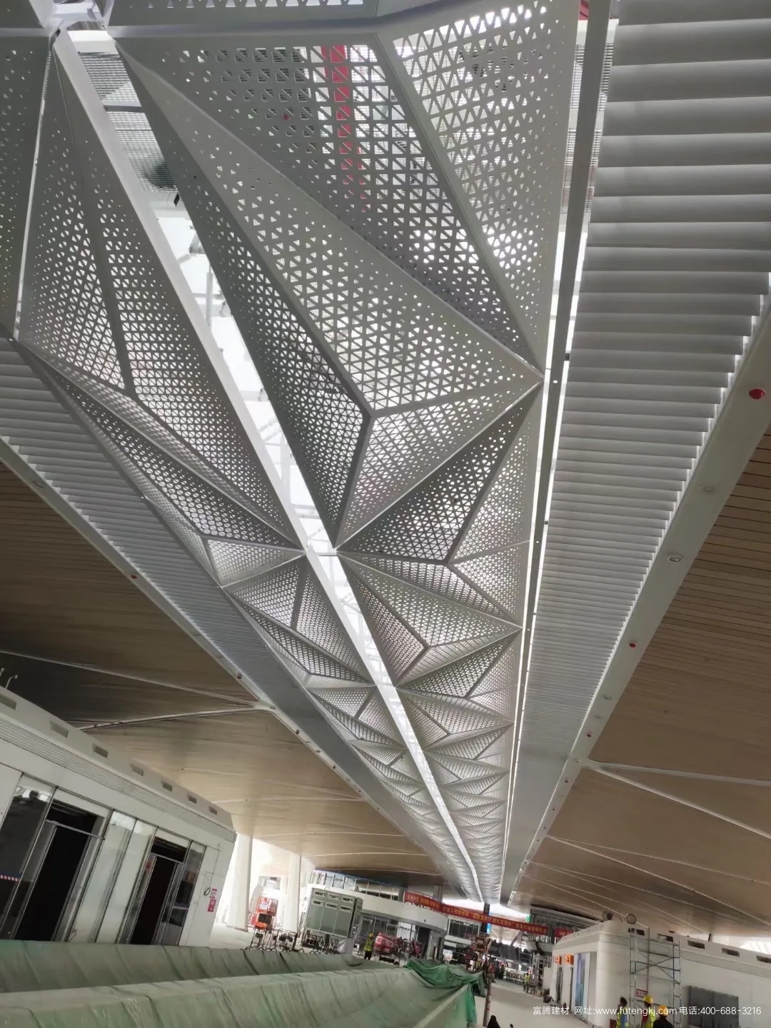 鋁單板吊頂?shù)乃阉鹘Y(jié)果_百度圖片搜索